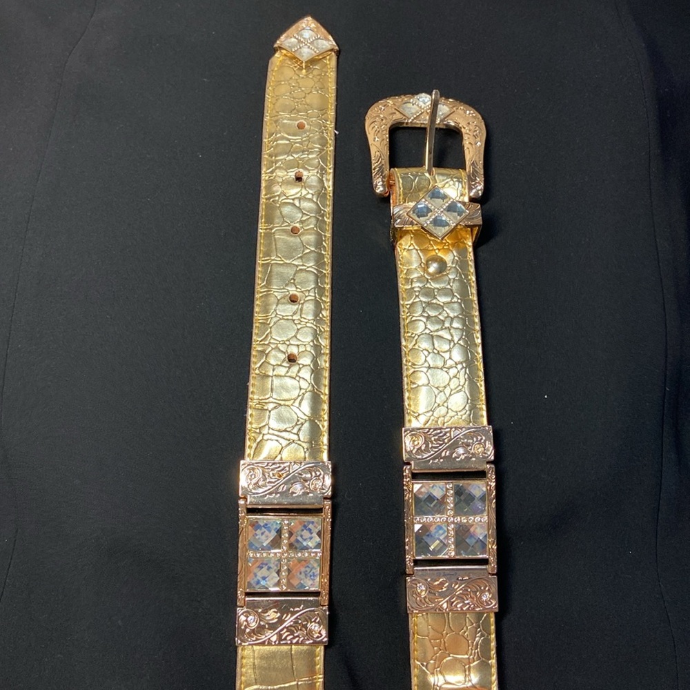RRango Unisex Gold Tone 4 White Stones
Design Ostrich Custom Belt. - Picture 5 of 11